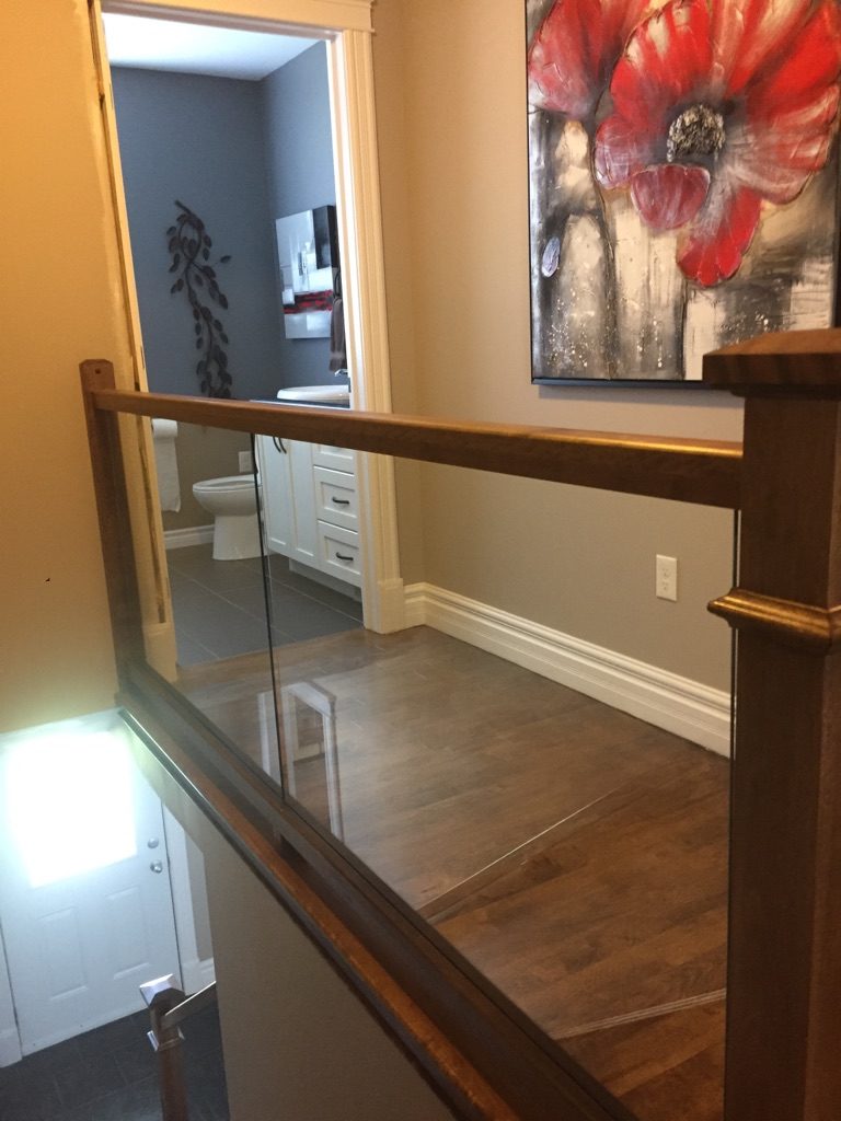 glass panel and box newel post and modern square handrail (Stair Parts Canada)